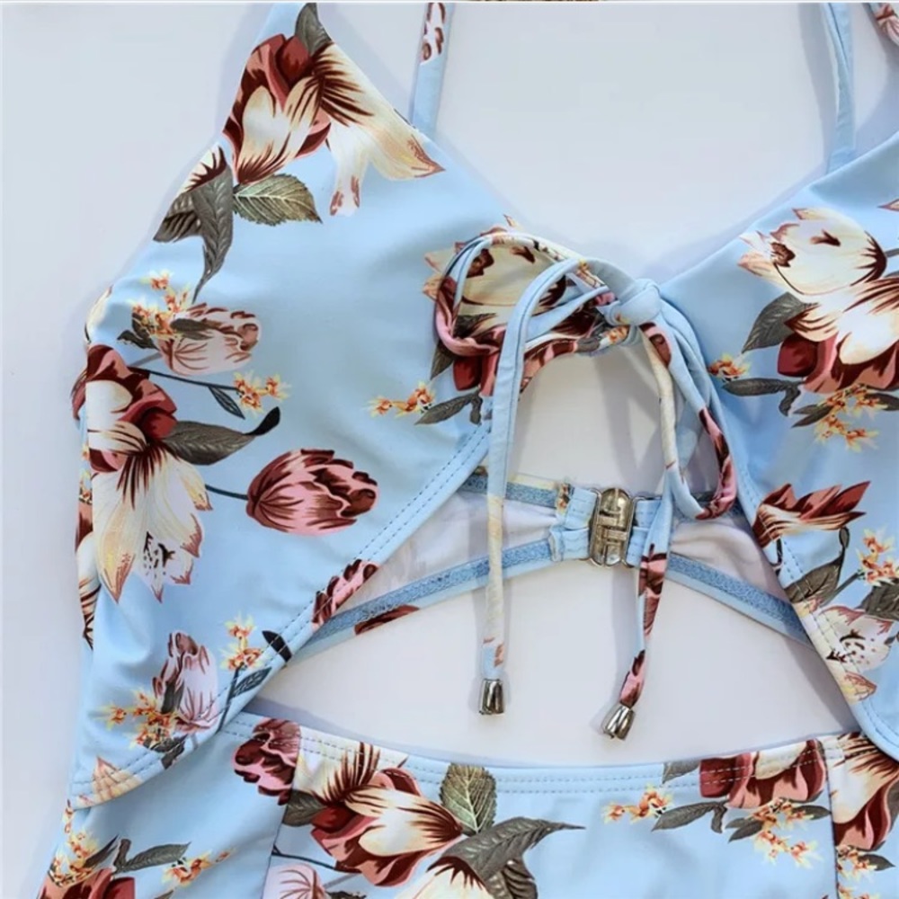 CLEARANCE Light Blue Floral Keyhole Open Bust 1Pc Swimsuit - Picture 6 of 7